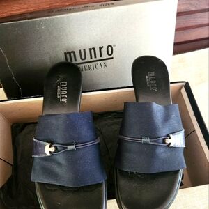 Munro Jill Navy Stretch Slingbacks size 8